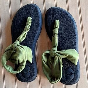Sanuk Yoga Sling Ella Olive Memory Foam Footbed Lightweight Comfy Sandals